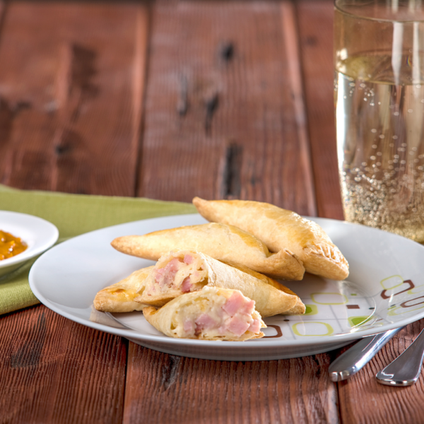 Empanada De Jamón Y Queso