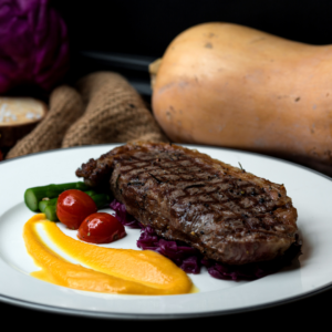Bife americano con pure + bebida + postre
